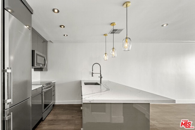 Foto del edificio - 740 Kings Rd