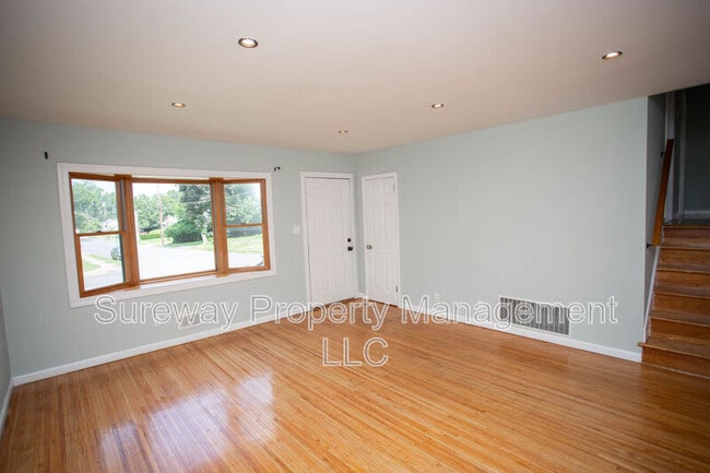 Building Photo - 22 Tinker Dr