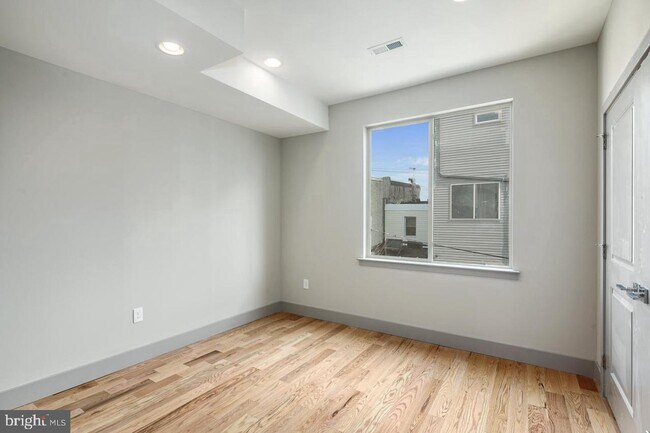 Building Photo - 1847 E Huntingdon St