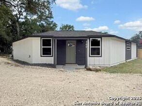 Building Photo - 760 Lookout Dr