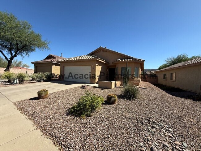 Building Photo - Three Bedroom  Home in Continental Reserves