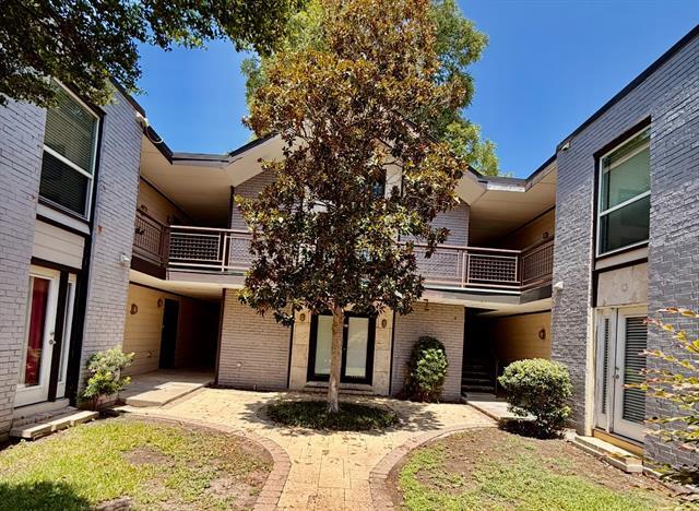 Foto principal - 2722 Knight St