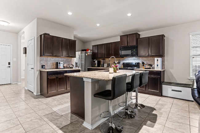 Building Photo - 7022 Phoebe View