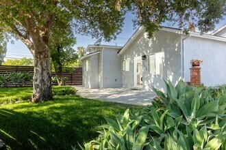 Building Photo - 11458 Sophia Ave