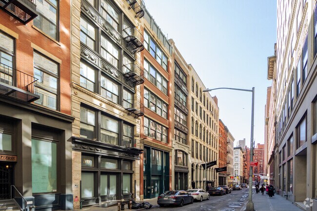 Building Photo - 58 Thomas St