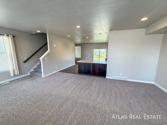 Building Photo - 2530 W Knights Ln