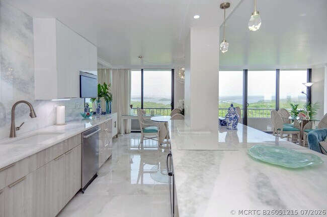 Foto del edificio - 5540 N Ocean Dr