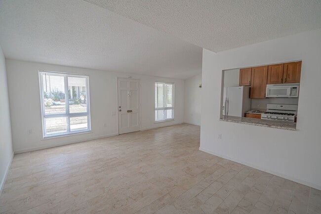 Building Photo - 2 Bedroom Home in Friendly Valley in 55+ C...
