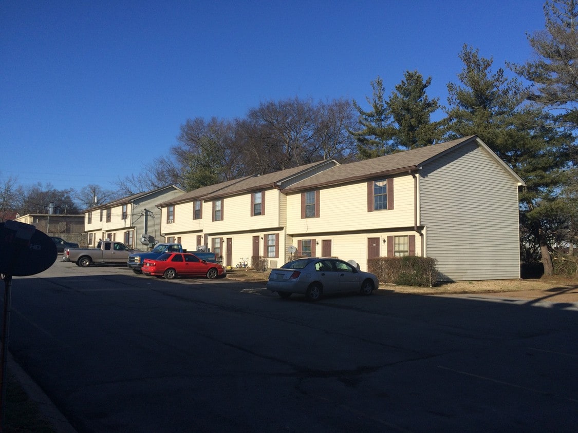 Building Photo - Quail Creek