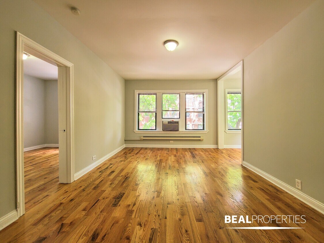 Foto principal - 3728 N Pine Grove Ave