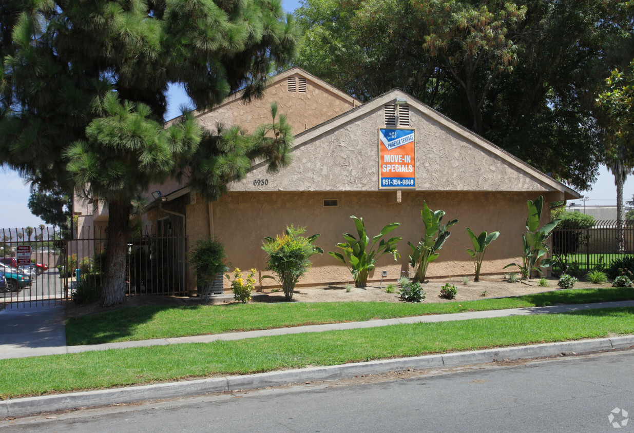 Building Photo - Phoenix Terrace Apartments