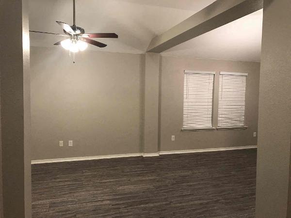 Building Photo - 1551 Nottingham Dr