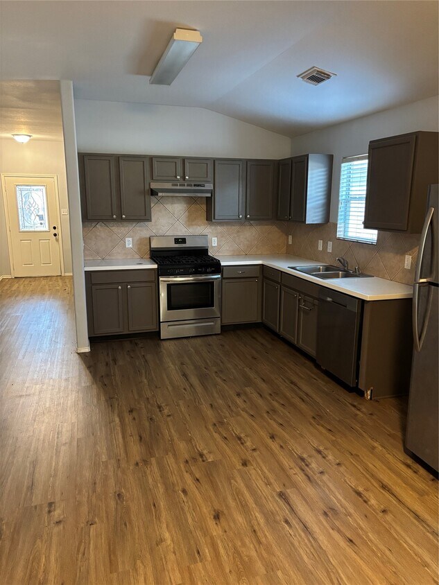 Building Photo - 18803 Prairie Larkspur Dr