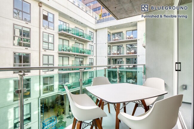 Foto del edificio - 1027 Wilshire Blvd