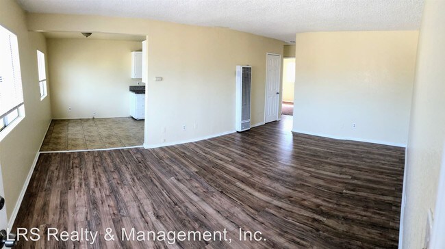 Building Photo - 1037 W 108th St