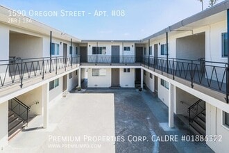 Building Photo - 1590 Oregon St