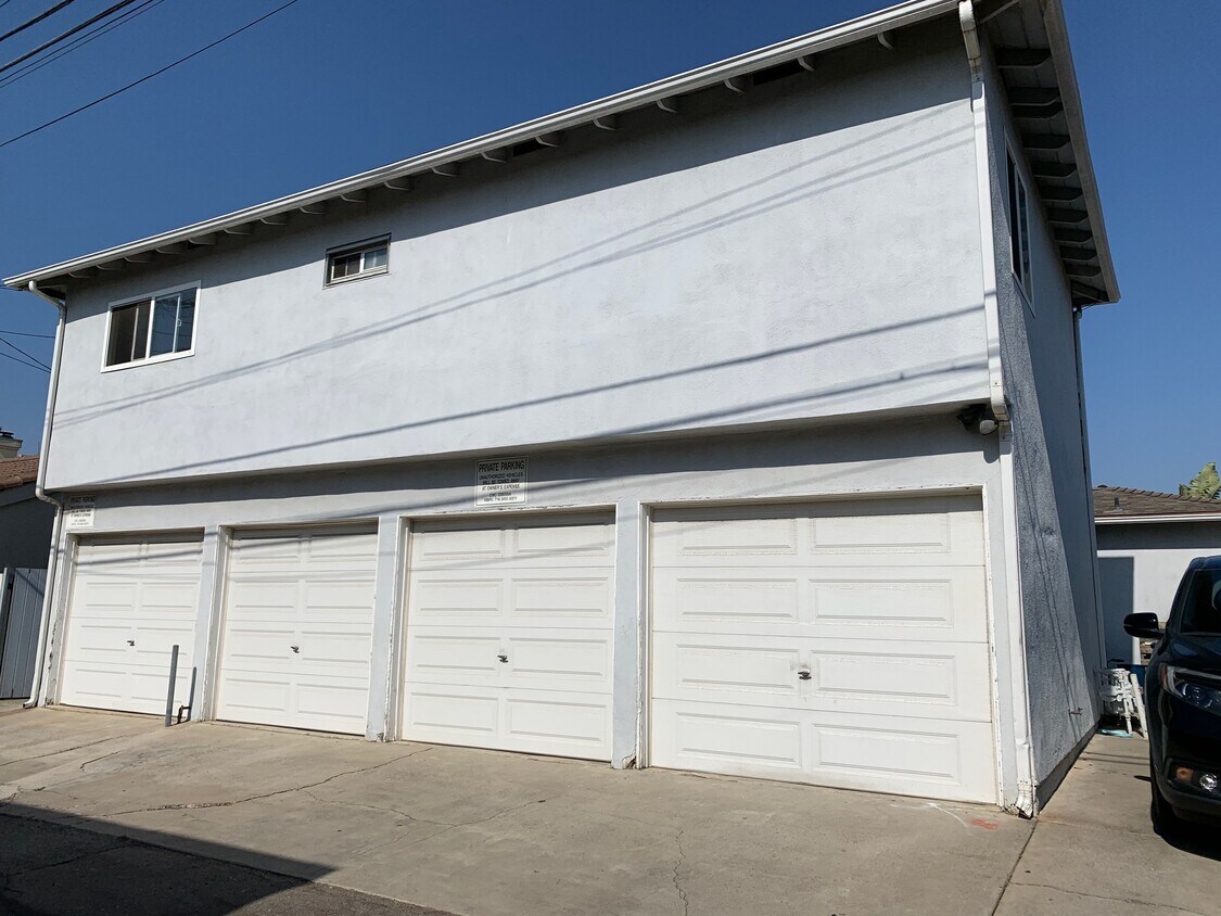 Garage - 105 Huntington St