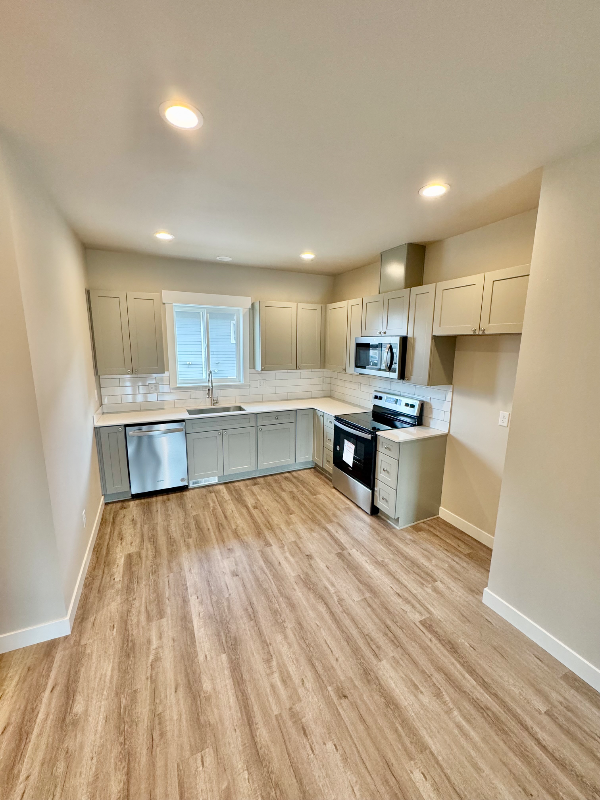 Building Photo - 2600 Racquet Ln