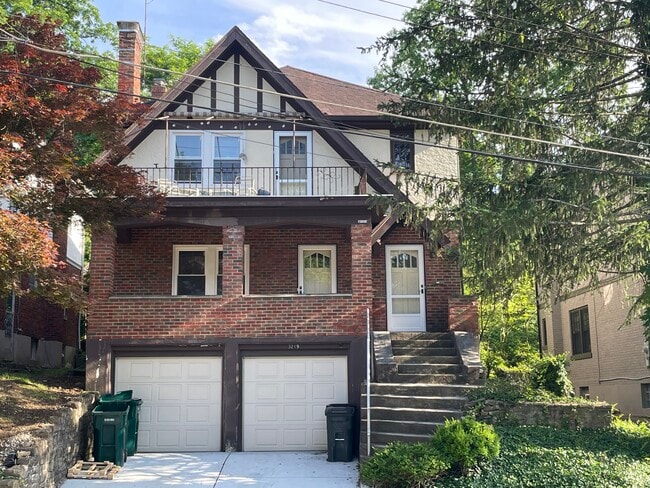 Front of house - 3219 Glengyle Ave