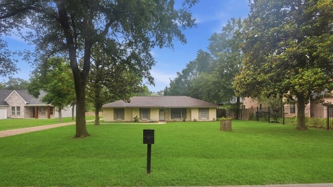 Building Photo - 1511 Sungail Dr