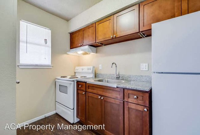 Building Photo - 9133 Quail Creek Dr