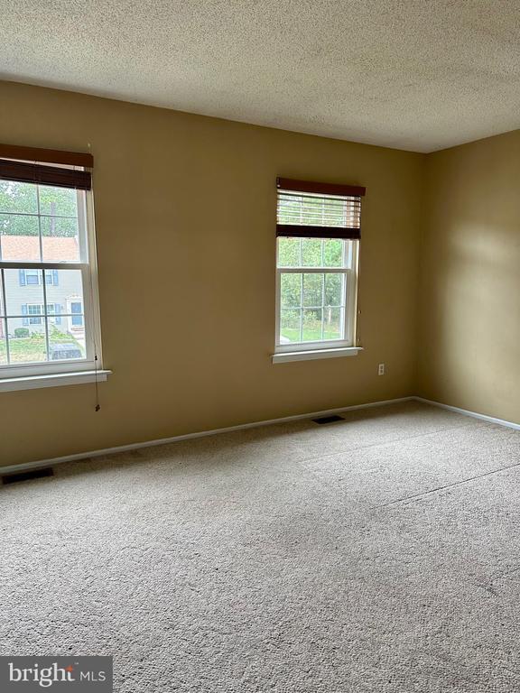 Foto del edificio - 158 Rumson Dr