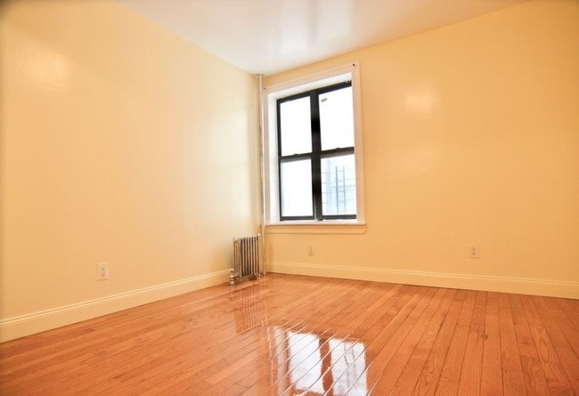 Building Photo - 4996 Broadway