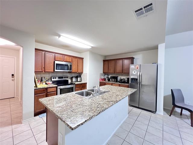 Foto del edificio - 3320 Emerson Rd