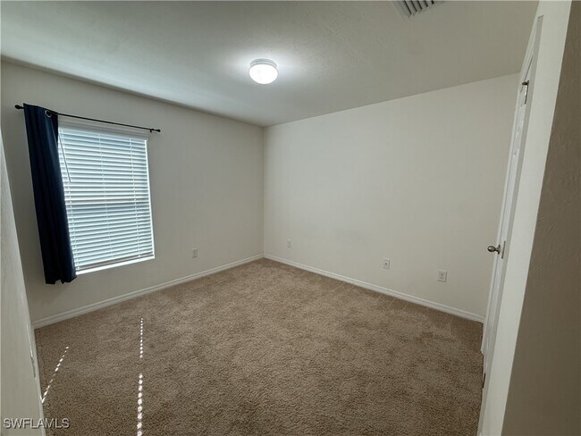 Foto del edificio - 1814 NE 40th Ln