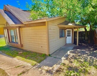 Building Photo - 8439 Forest Ridge Dr