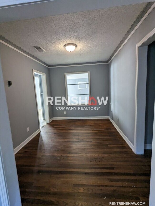 Building Photo - Charming - 3 bedroom / 2 bath - South, Mem...