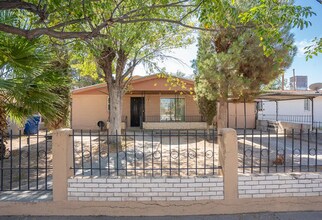 Building Photo - 216 Pacific Dr