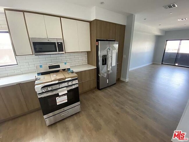 Photo - 1240 S Harvard Blvd (Los Angeles, CA) Townhome