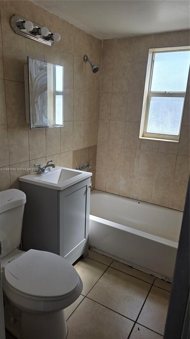 Foto del edificio - 7001 NW 15th Ave