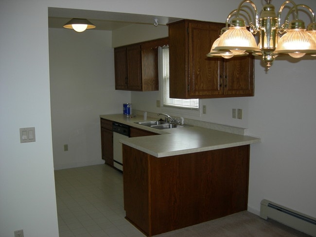 Building Photo - 725 Starboard Ct