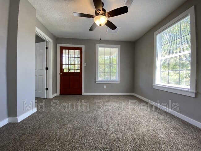 Photo - 1575 Rayburn St House