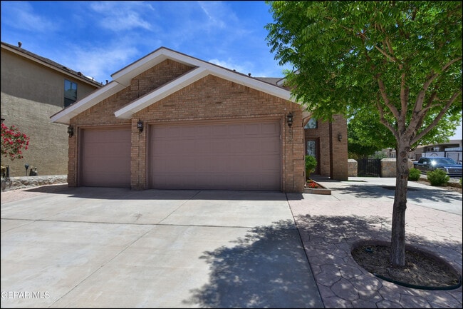 Building Photo - 6560 McFarland Ave