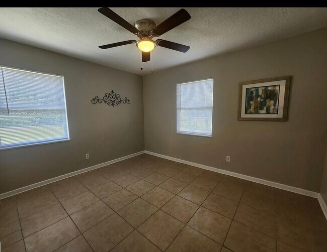 Foto del edificio - 3409 Sloan Rd