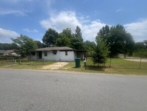 Building Photo - 508 Wallace Rd