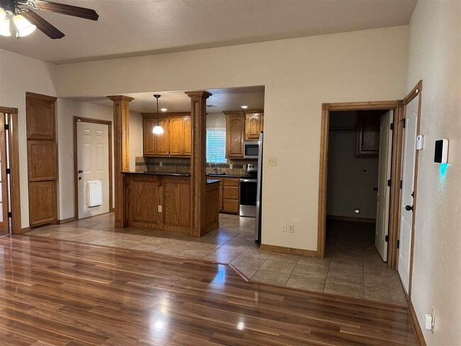 Building Photo - 2310 SW 45th St