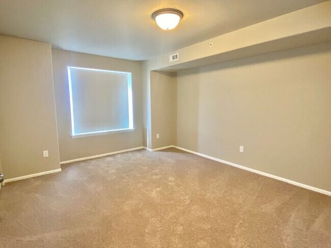 Foto del edificio - West Greeley Spacious Townhome!