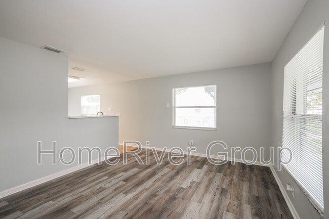 Building Photo - 6561 W Shore Cir