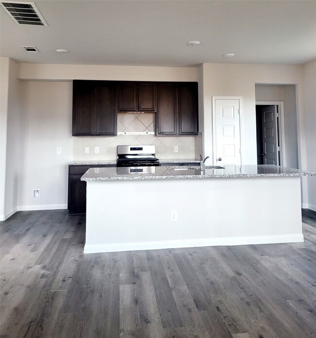 Foto del edificio - 22103 Grand Majestic Dr