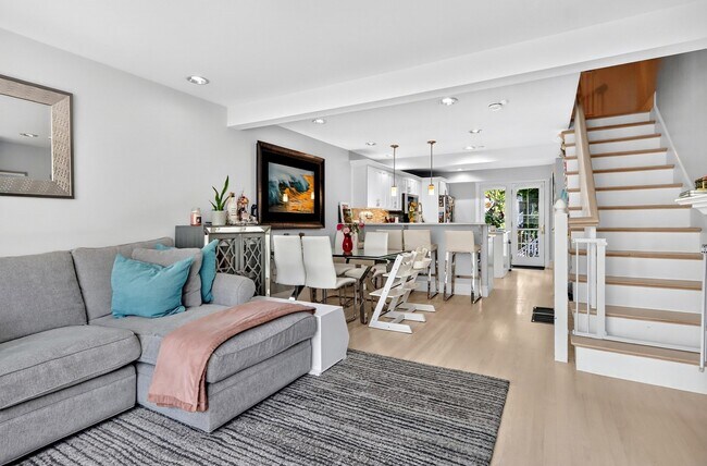 Foto del edificio - 794 E 7th St