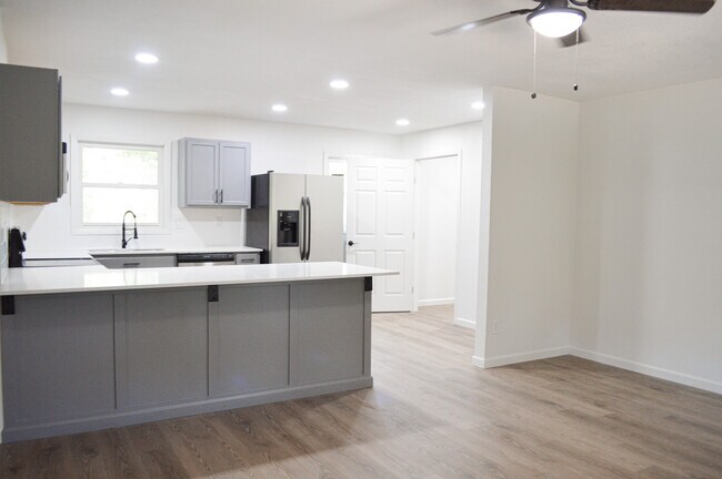 Foto del edificio - 21 Munster Dr