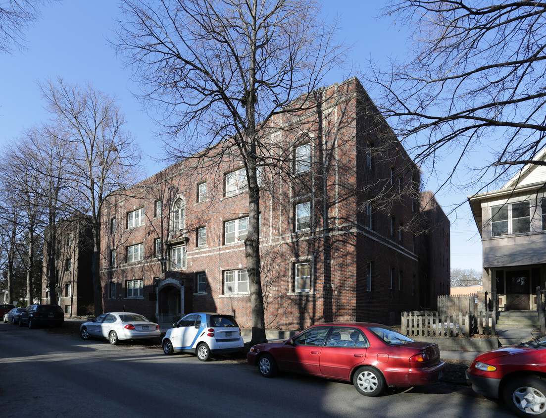 Building Photo - 2212-2216 Garfield Ave S