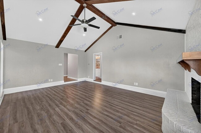 Foto del edificio - 5708 Stone Dr