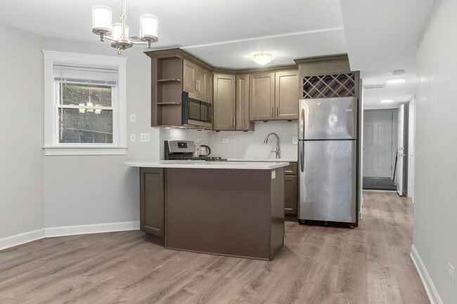 Foto del edificio - 3255 W Leland Ave