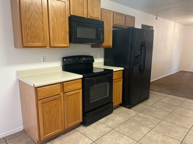 Foto del edificio - 2408 Thoroughbred Dr