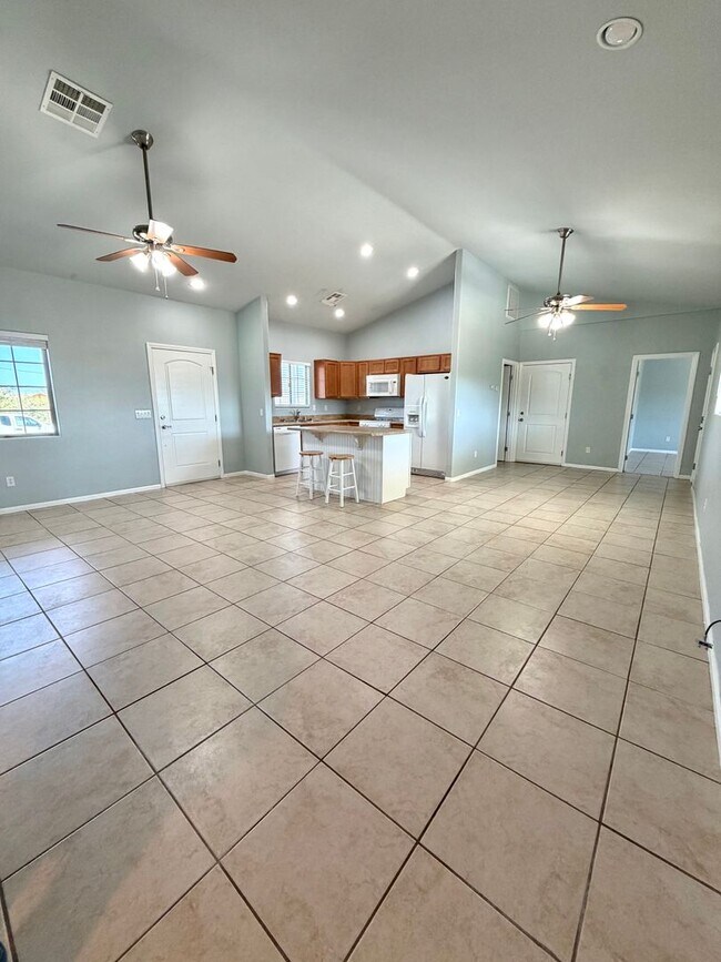 Foto del edificio - Beautiful 3 Bedroom 2 Bathroom Home
